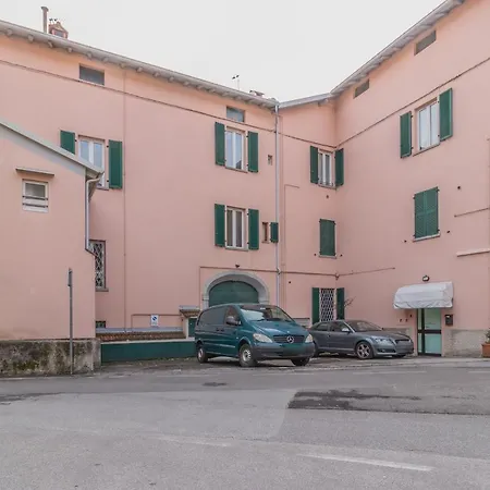 Casa Anna Mandello del Lario